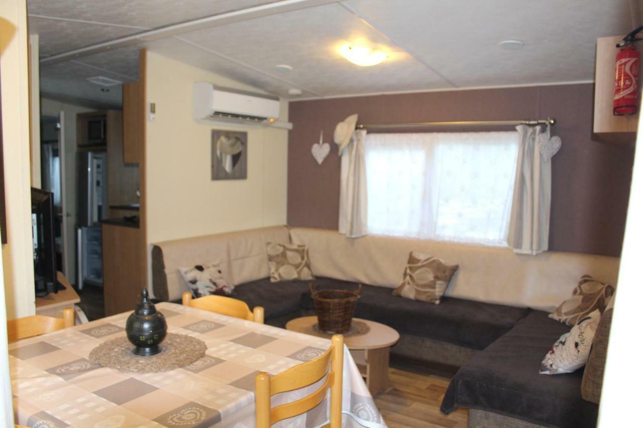 Les Mobiles Homes De La Palmyre Les Mathes Esterno foto